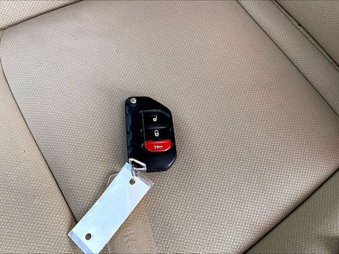 Used 2021 Jeep Wrangler Unlimited Sahara AWD/4WD image 10