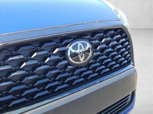 Used 2023 Toyota Corolla Cross LE AWD/4WD image 28
