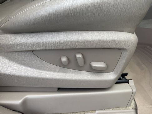 Used 2015 GMC Yukon SLT w/ HD Trailering Package image 34