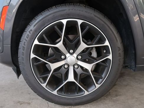 Used 2022 Jeep Grand Cherokee Summit AWD/4WD image 12