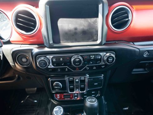 Used 2021 Jeep Wrangler Unlimited Rubicon AWD/4WD image 17