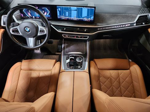 Used 2024 BMW X7 xDrive40i w/ M Sport Package AWD/4WD image 44