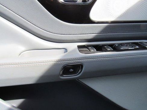 Used 2020 Lincoln Aviator Reserve w/ Equipment Group 202A image 13