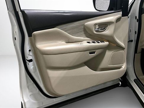 Used 2017 Nissan Murano Platinum image 19