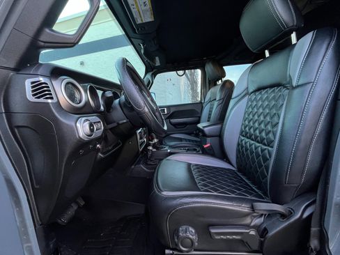 Used 2019 Jeep Wrangler Unlimited Sport S image 9