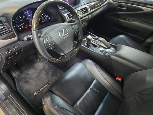Used 2017 Lexus LS 460 AWD w/ Comfort Package image 14