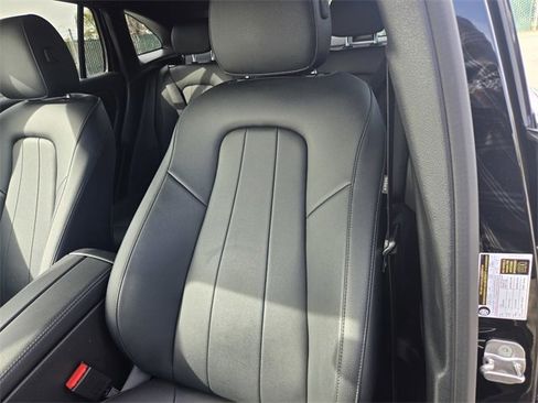 Used 2025 Mercedes-Benz GLA 250 4MATIC image 17