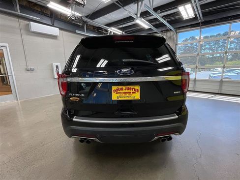 Used 2018 Ford Explorer Platinum AWD/4WD image 4