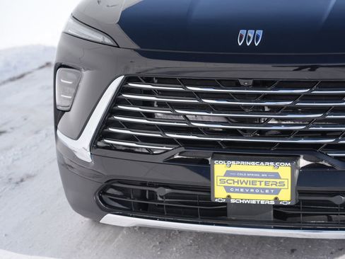 Used 2025 Buick Enclave Preferred image 9