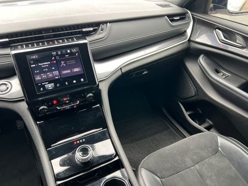 Used 2023 Jeep Grand Cherokee L Laredo image 34