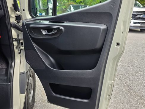Used 2022 Mercedes-Benz Sprinter 2500 w/ Parking Package image 36