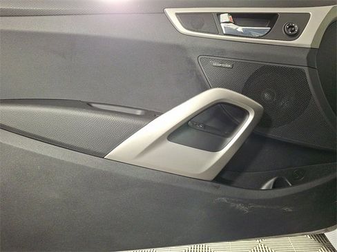 Used 2017 Hyundai Veloster Value Edition image 14