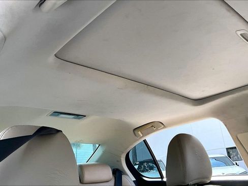 Used 2016 Lexus GS 200t image 25