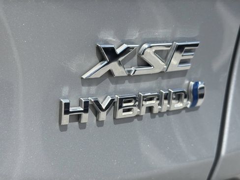 Used 2022 Toyota RAV4 XSE w/ XSE Grade Weather Package AWD/4WD image 25