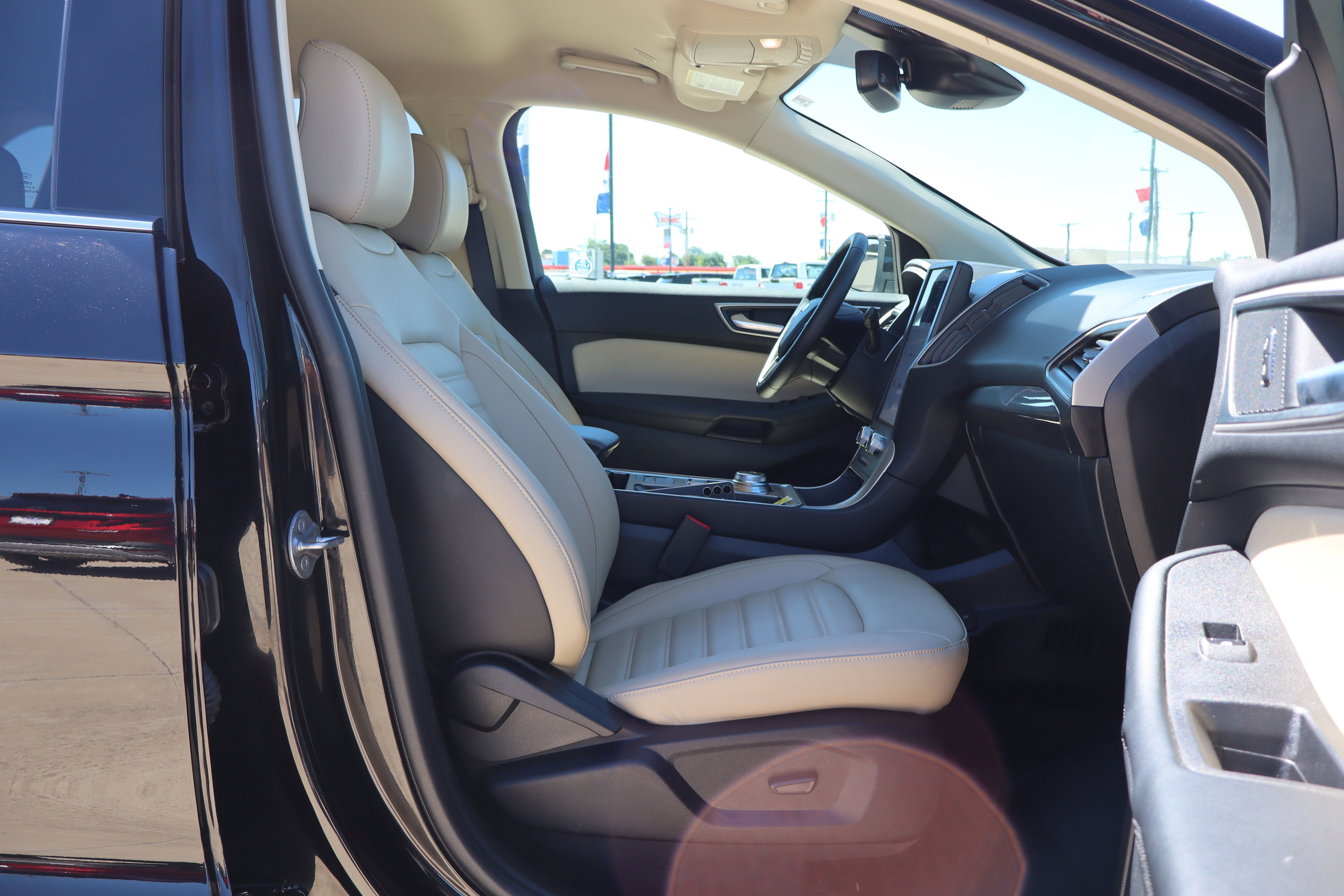 Used 2024 Ford Edge SEL w/ Convenience Package AWD/4WD image 13
