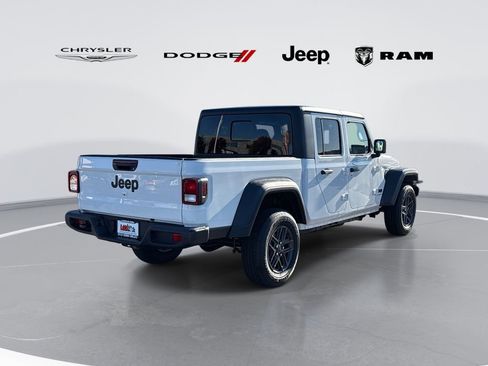 New 2026 Jeep Gladiator Sport AWD/4WD image 3