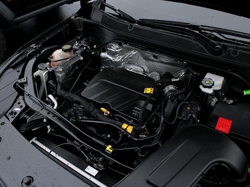 Used 2024 Chevrolet Trax ACTIV w/ Sunroof Package image 32