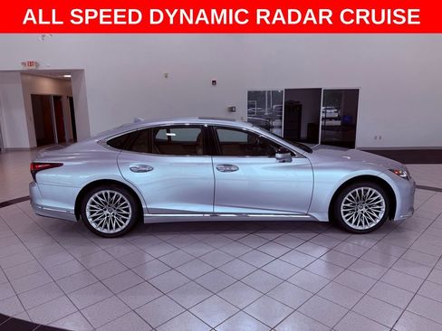 Used 2024 Lexus LS 500 RWD image 8