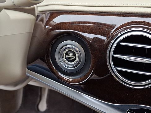 Used 2018 Mercedes-Benz S 450 Sedan image 26