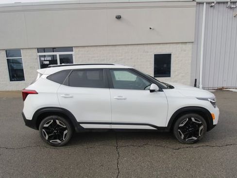 Used 2024 Kia Seltos SX w/ SX Sunroof Package image 12