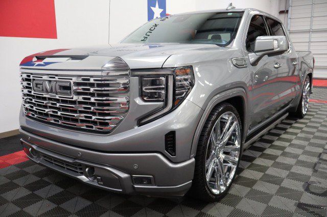 Used 2023 GMC Sierra 1500 Denali w/ Denali Reserve Package AWD/4WD image 3