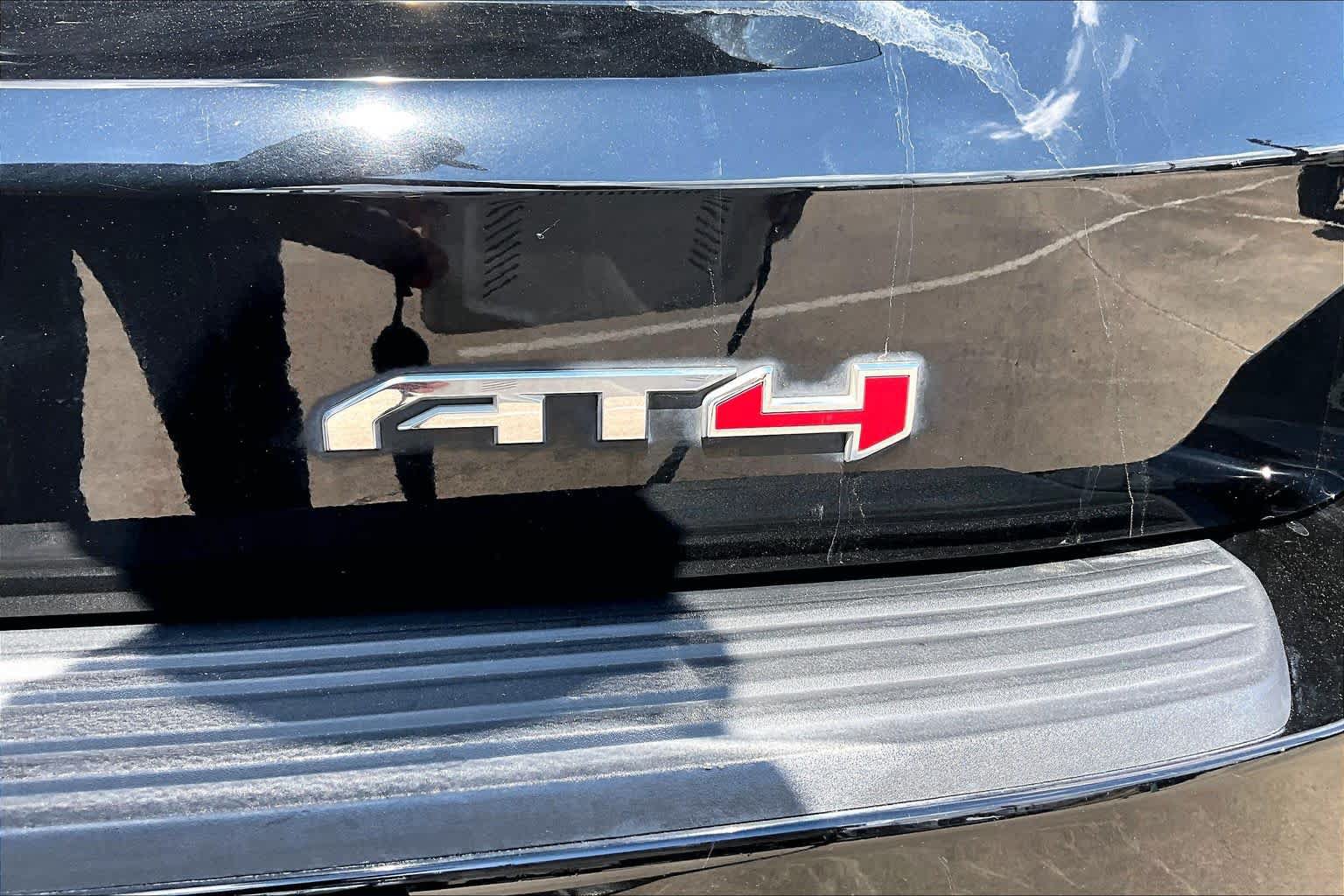 Used 2021 GMC Yukon AT4 w/ AT4 Premium Package AWD/4WD image 10