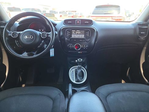 Used 2017 Kia Soul + FWD image 18