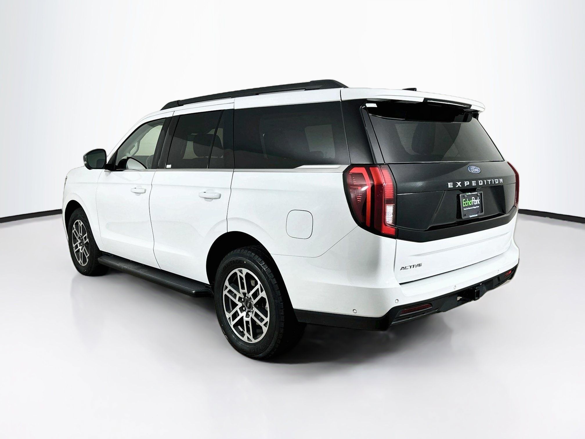 Used 2025 Ford Expedition Active AWD/4WD image 5