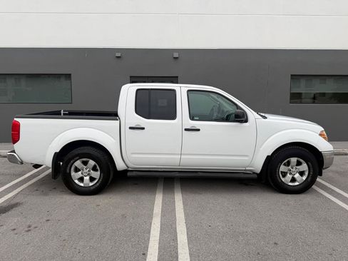 Used 2011 Nissan Frontier SV RWD image 5