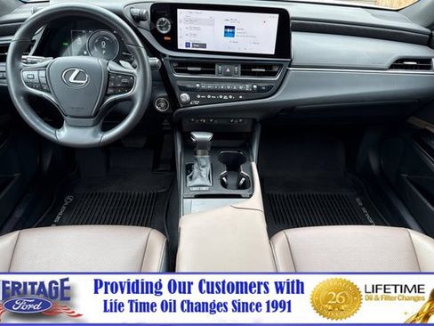Used 2025 Lexus ES 300h w/ Premium Package image 13