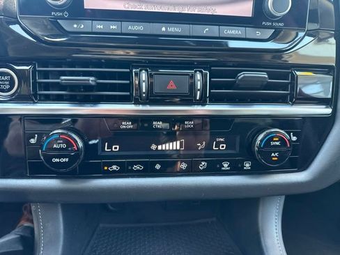 Used 2023 Nissan Pathfinder SV w/ SV Premium Package AWD/4WD image 19