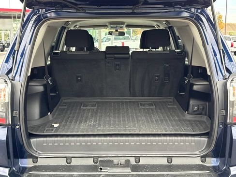 Certified 2017 Toyota 4Runner SR5 AWD/4WD image 16