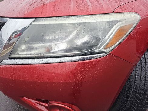 Used 2014 Nissan Pathfinder SV image 35