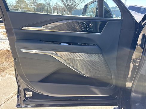 New 2025 Cadillac Escalade IQ Luxury 2 w/ LPO, Premium Carpet Package image 20