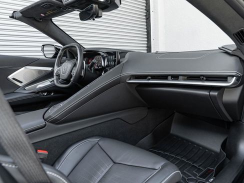 Used 2021 Chevrolet Corvette Stingray Premium Cpe w/ Z51 Performance Package RWD image 6