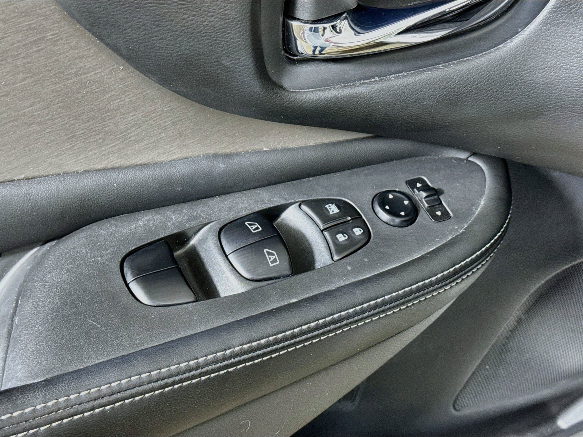 Used 2023 Nissan Murano SV w/ SV Midnight Edition Package AWD/4WD image 19