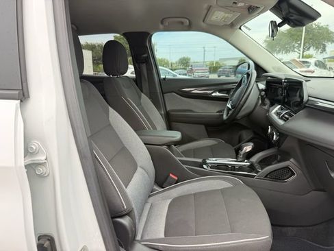 Certified 2024 Chevrolet TrailBlazer LT w/ LT Cold Weather Package FWD image 30