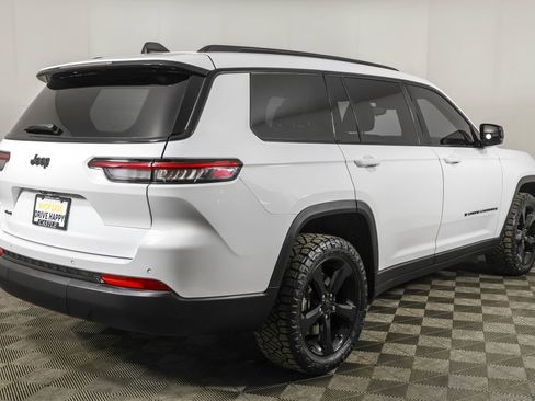 Used 2023 Jeep Grand Cherokee L Laredo image 18