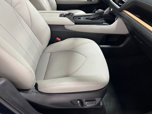 Used 2025 Toyota Grand Highlander AWD image 63