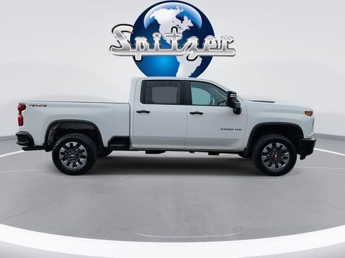 Used 2023 Chevrolet Silverado 2500 Custom image 9