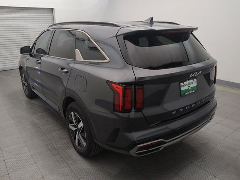 Used 2022 Kia Sorento S FWD image 5