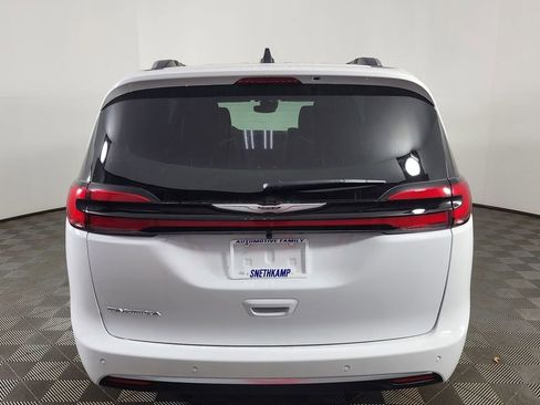 New 2026 Chrysler Pacifica Pinnacle image 7