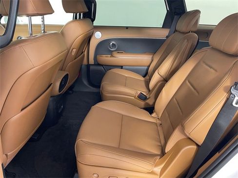 Used 2026 Hyundai Palisade Calligraphy image 5