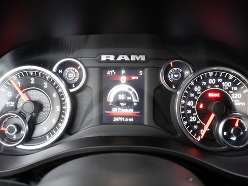 Used 2019 RAM 1500 Big Horn image 6