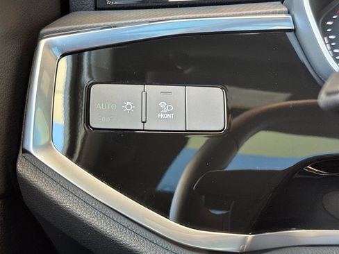 Certified 2025 Audi Q3 2.0T Premium w/ Convenience Package AWD/4WD image 35