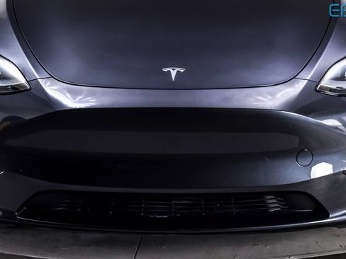 Used 2024 Tesla Model Y Performance image 9