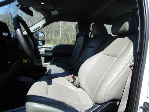 Used 2017 Ford F250 XL w/ Power Equipment Group image 12