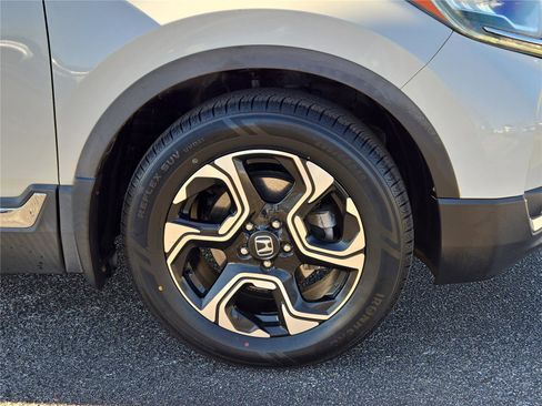 Used 2018 Honda CR-V Touring image 4