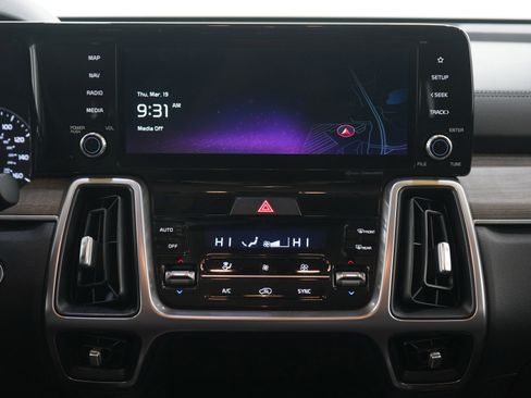 Used 2023 Kia Sorento S AWD/4WD image 18