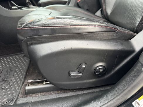 Used 2017 Jeep Cherokee Trailhawk image 15